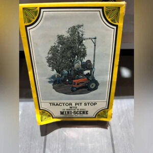Woodland Scenics Tractor Pit Stop Ho Scale Kit